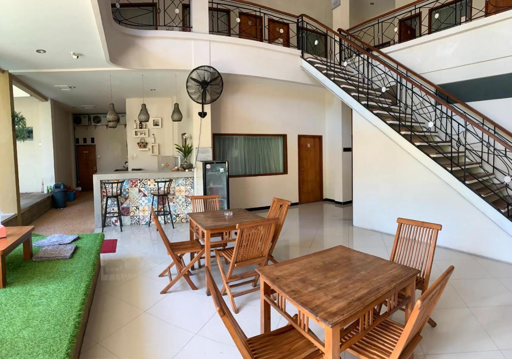 Kuta Suci Guesthouse Екстериор снимка