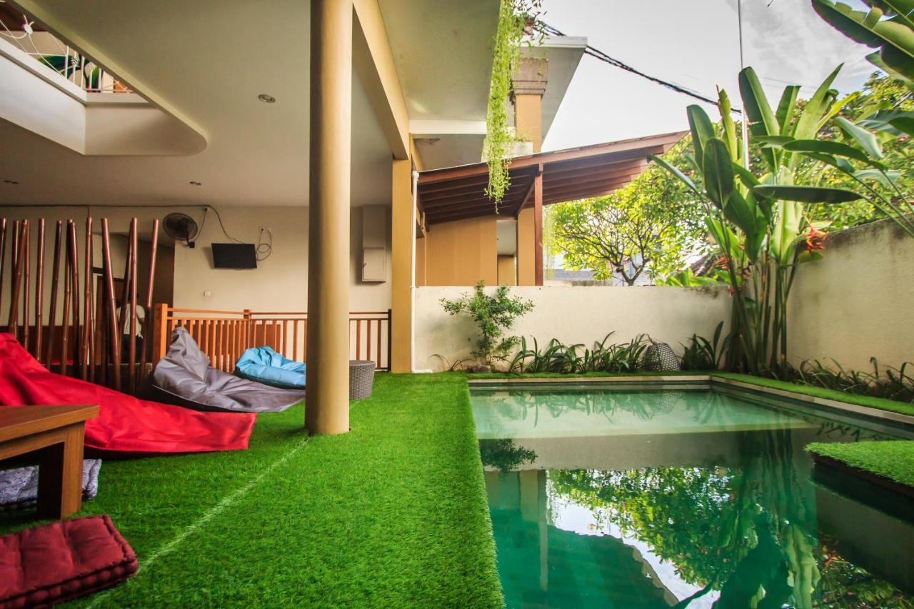 Kuta Suci Guesthouse Екстериор снимка